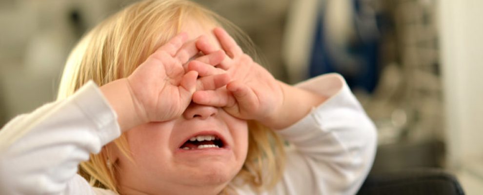 crying-tantrum-girl-800x534