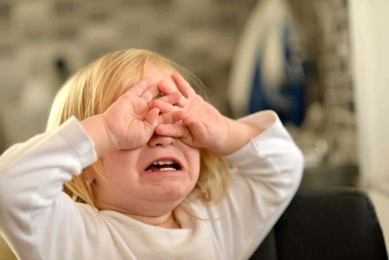 crying-tantrum-girl-800x534